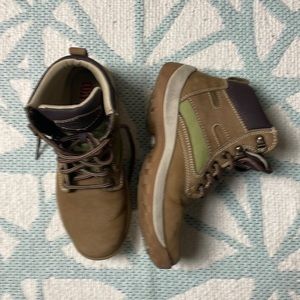 Urbo Woman deep or tan hiking shoes